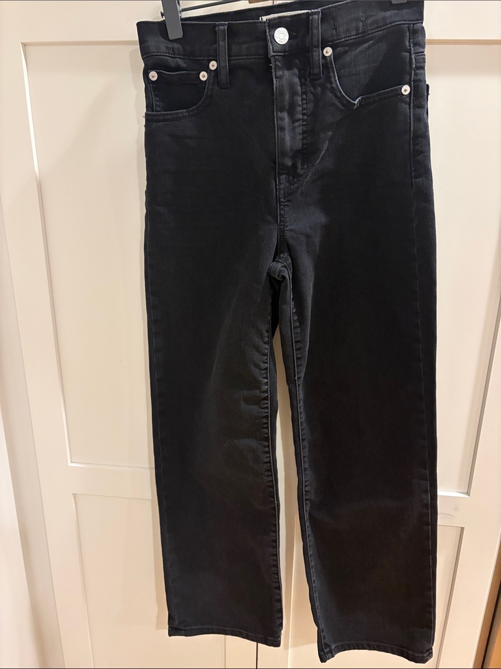 Black women’s Straight-Leg Jeans